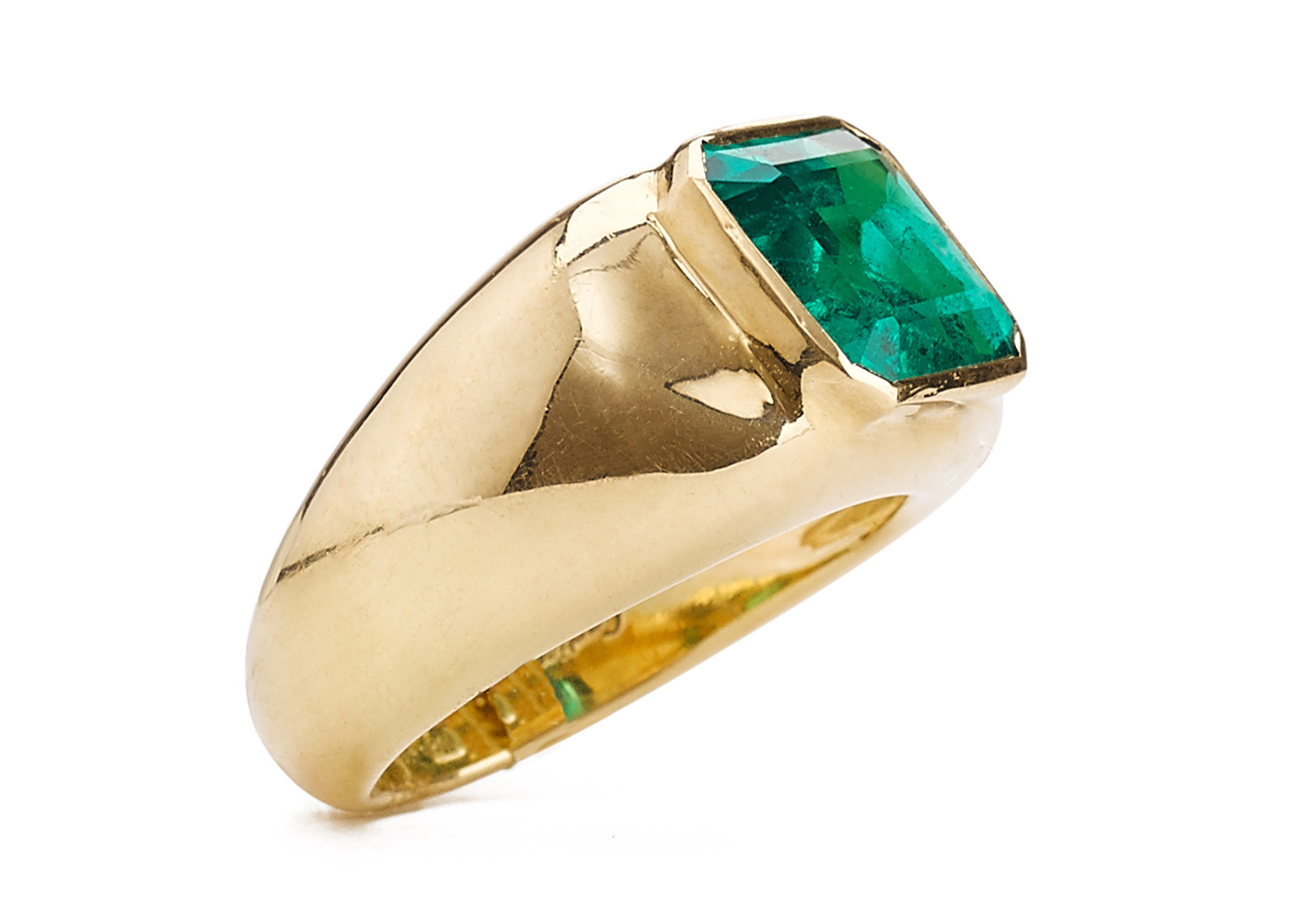 Cartier 1970s 18K Yellow Gold Ring with Bezel Set Emerald | Latest Revival